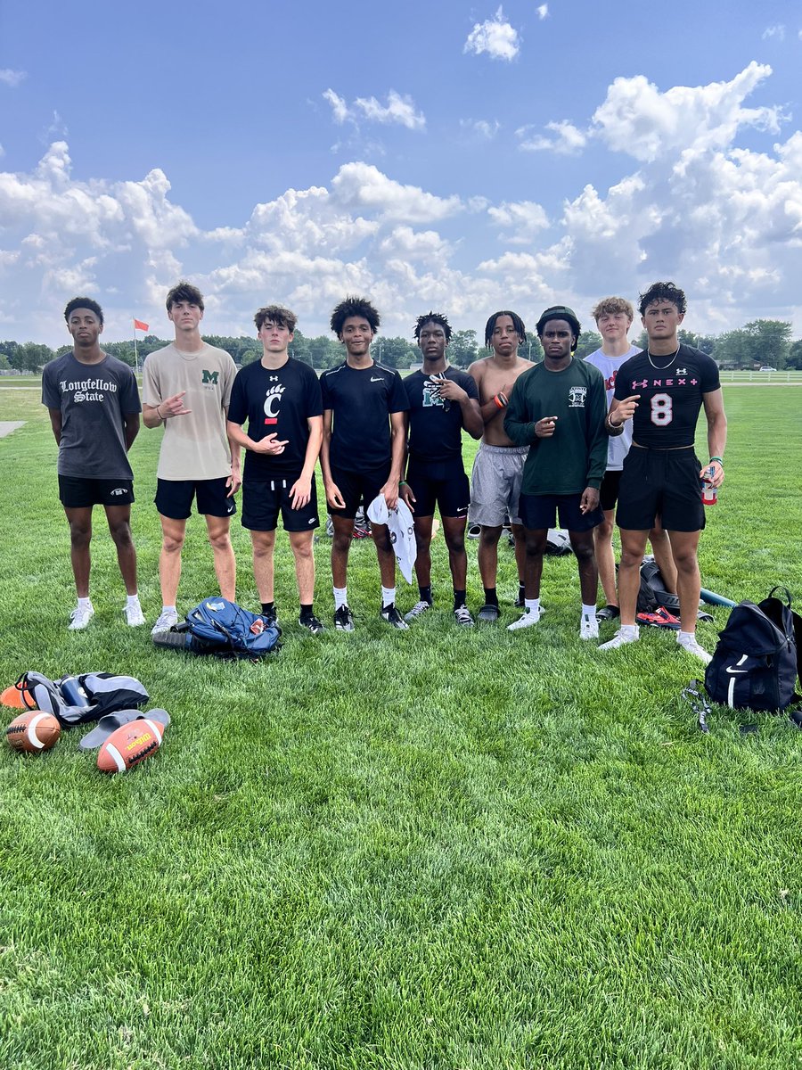 Ahmeen Garnett ⭐️ (@ahmeeng1) on Twitter photo Had a great time this morning grinding and getting better with my brothers!💚 <a href="/Prestoestoe/">Preston EstoEsta</a> <a href="/EthanJordan04/">Ethan Jordan</a> <a href="/Darren_knotts12/">Darren Knotts</a> <a href="/AshtonSheafe/">Ashton.Sheafe</a> <a href="/MasonCometsFB/">Mason Football</a> <a href="/_zekemoore/">Coach Moore</a> Had a great time this morning grinding and getting better with my brothers!💚 <a href="/Prestoestoe/">Preston EstoEsta</a> <a href="/EthanJordan04/">Ethan Jordan</a> <a href="/Darren_knotts12/">Darren Knotts</a> <a href="/AshtonSheafe/">Ashton.Sheafe</a> <a href="/MasonCometsFB/">Mason Football</a> <a href="/_zekemoore/">Coach Moore</a>