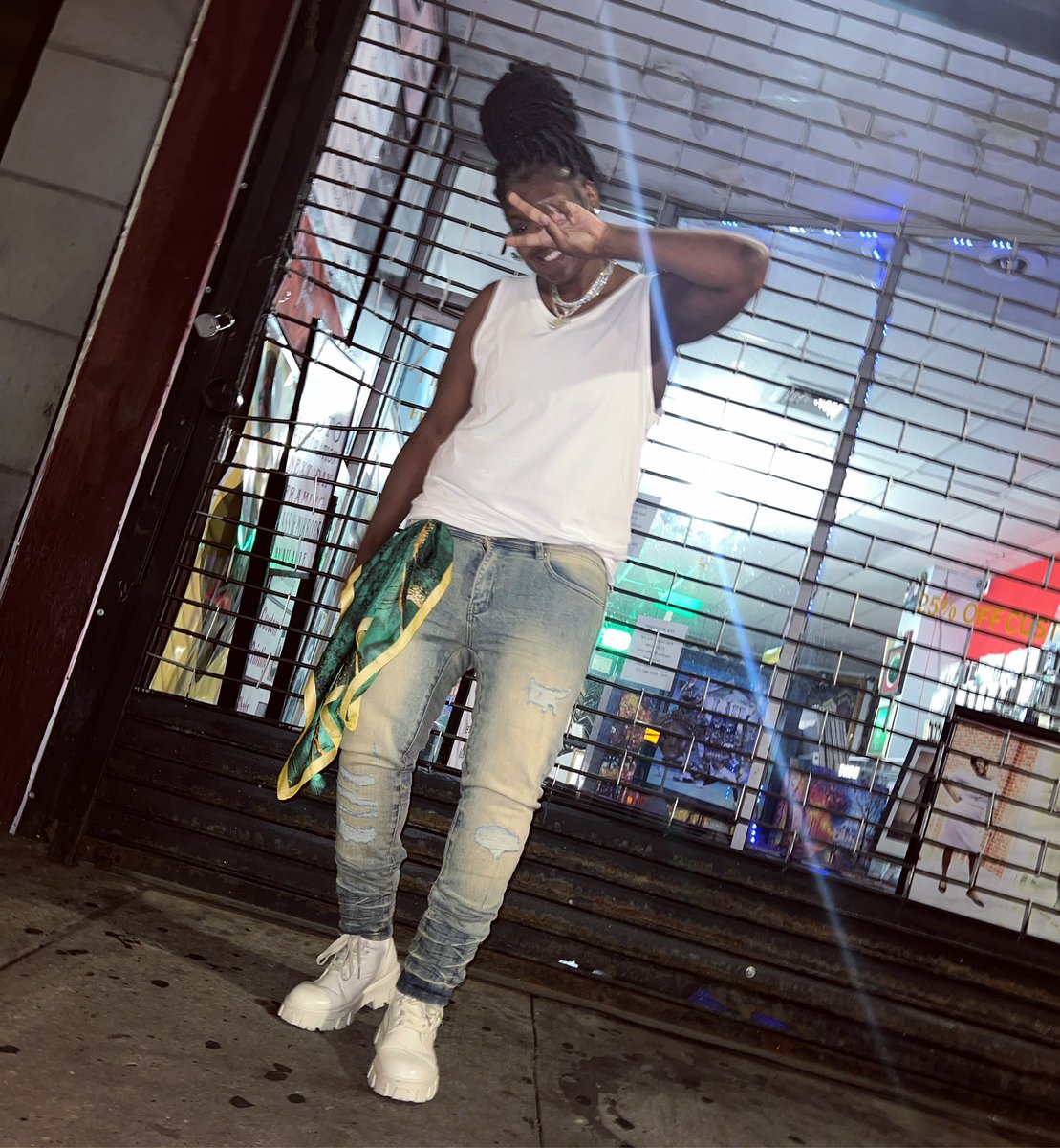 LOADING ....... tweet media