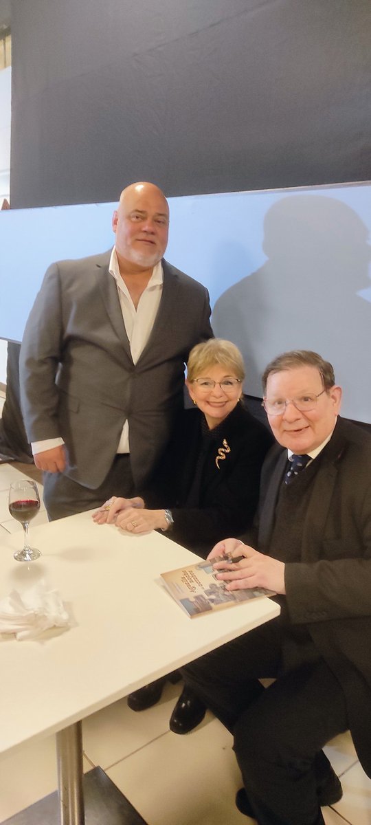 Lanzamiento del libro.
Aquella Noche de Octubre.
De Ana Martini y Carlos Martini.