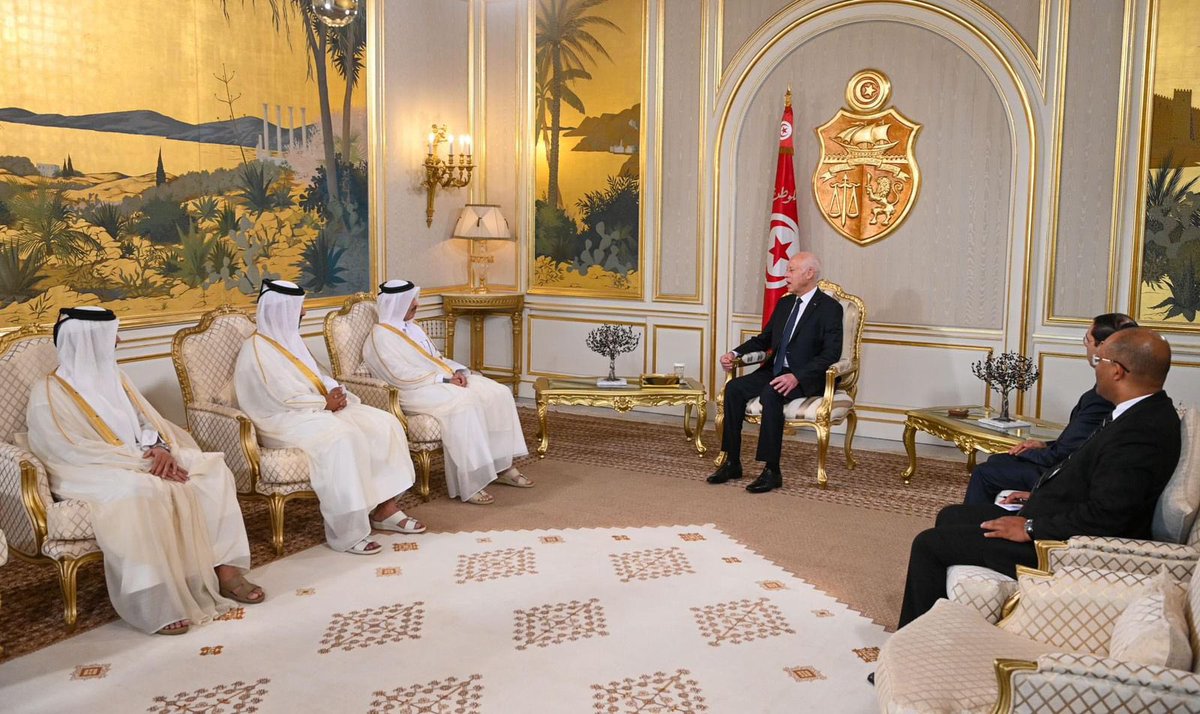 QtrSofH's tweet photo. تقديم أوراق اعتمادي لفخامة الرئيس قيس سعيد رئيس الجمهورية التونسية الشقيقة كسفير مفوض فوق العادة لبلادي دولة قطر لدى الجمهورية التونسية  بالقصر الرئاسي بقرطاج . الجمعة 12/7/2024 بحضور أعضاء السفارة كل من فهد بن خليفة العطية السكرتير الأول  و جابر بن جمال الشهواني السكرتير ثاني . https://t.co/hbAdobJkWO