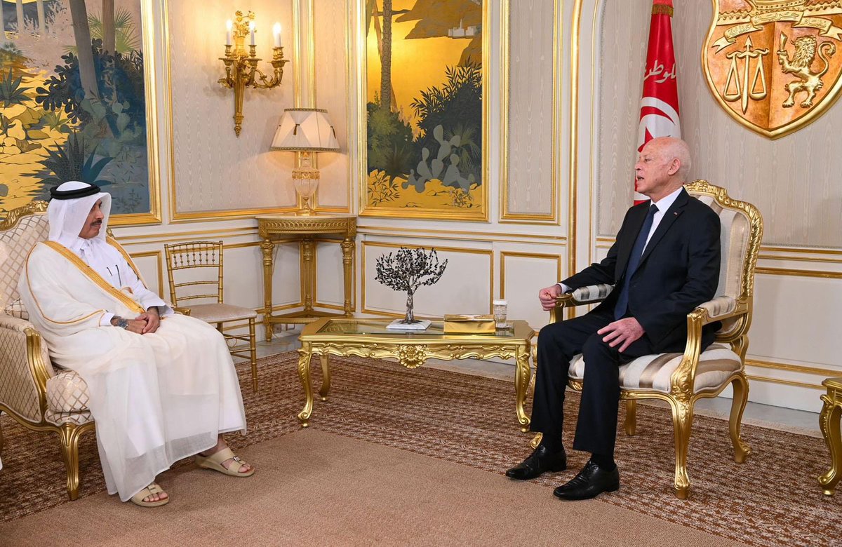 QtrSofH's tweet photo. تقديم أوراق اعتمادي لفخامة الرئيس قيس سعيد رئيس الجمهورية التونسية الشقيقة كسفير مفوض فوق العادة لبلادي دولة قطر لدى الجمهورية التونسية  بالقصر الرئاسي بقرطاج . الجمعة 12/7/2024 بحضور أعضاء السفارة كل من فهد بن خليفة العطية السكرتير الأول  و جابر بن جمال الشهواني السكرتير ثاني . https://t.co/hbAdobJkWO