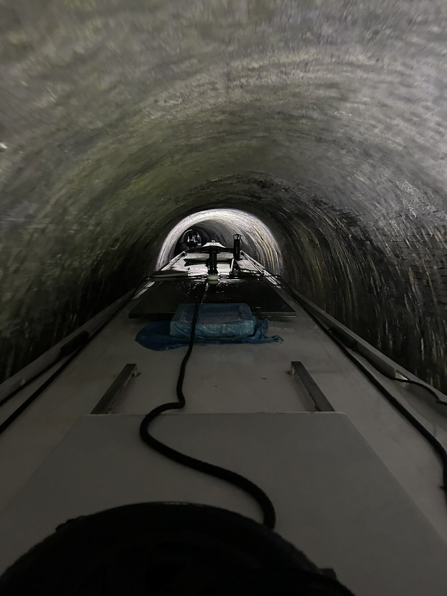 theoldbloke's tweet photo. Today’s jaunt was 18 miles, 1 lock, 3 tunnels, and an elsan stop. And it took all bloody day. Now swigging Nero d’Avola as payment on this amazing canal
#firstcutisthedeepest https://t.co/VwVrRkHGcE