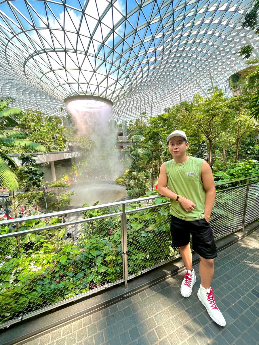 KeygabrielO's tweet photo. 🇸🇬 https://t.co/yP3TOn7Ena