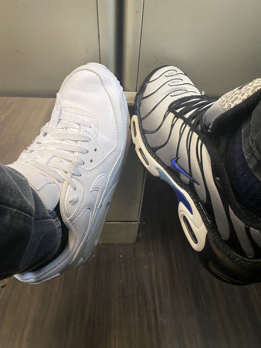 Smashyvld's tweet photo. Off we go #amsterdam #train #ns @Danzel_pup @TheWebAmsterdam https://t.co/REpkJIiVIv