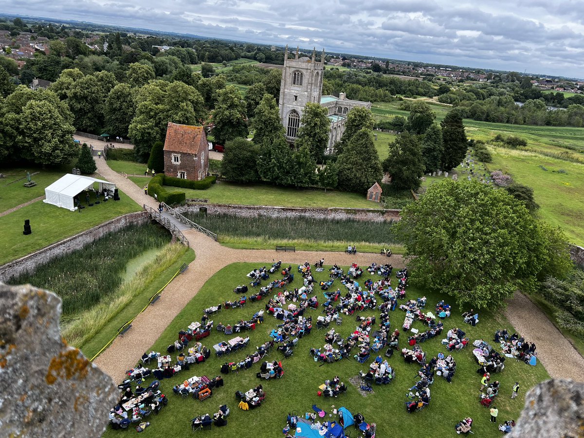 lincsmasonic's tweet photo. Concert at The Castle 2024
Bird’s eye view
#Lincolnshirefreemasons #ConcertAtTheCastle #Lincs2025 #freemasons #music #tattershall #friends #family #freemasonry https://t.co/K8JZheU06X