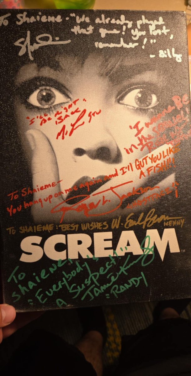 ElmWarrior's tweet photo. More new Autos #hellraiser #scream #FridayThe13thpart2 #horrorposters #horrorautographs #horrormemorabrilla https://t.co/Xc9jNcT1kx