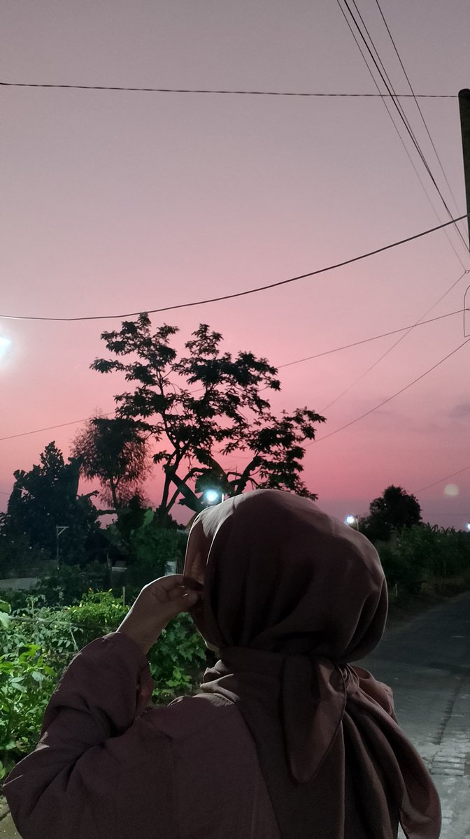yourhappy_14's tweet photo. Selamat mengulang tahun ana 🤍🤍🥳
Trimakasih sudah bertahan sejauh ini, 
Jadi pribadi dan istri yang jauh lebih baik lagi ya , semoga doa doa baik ini akan terwujud satu persatu 😇
14.07 
Dipta Ananta 🤍🤍 https://t.co/xAY19fWDeV