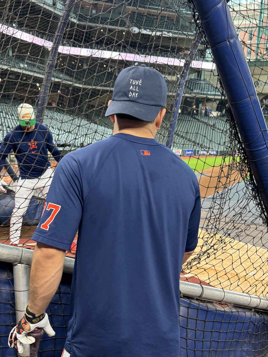 Someone sent Altuve this hat.