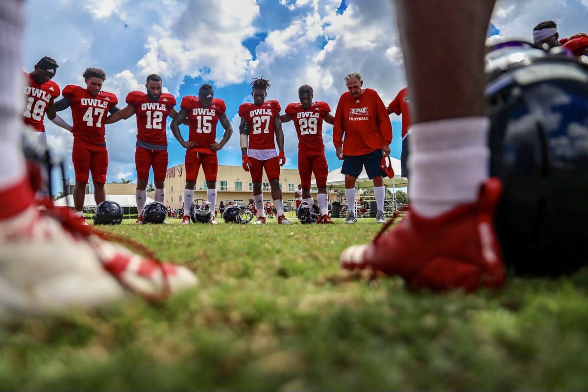 Fitting picture ⁦<a href="/FAUFootball/">Florida Atlantic Football</a>⁩ ♥️🏈🙏