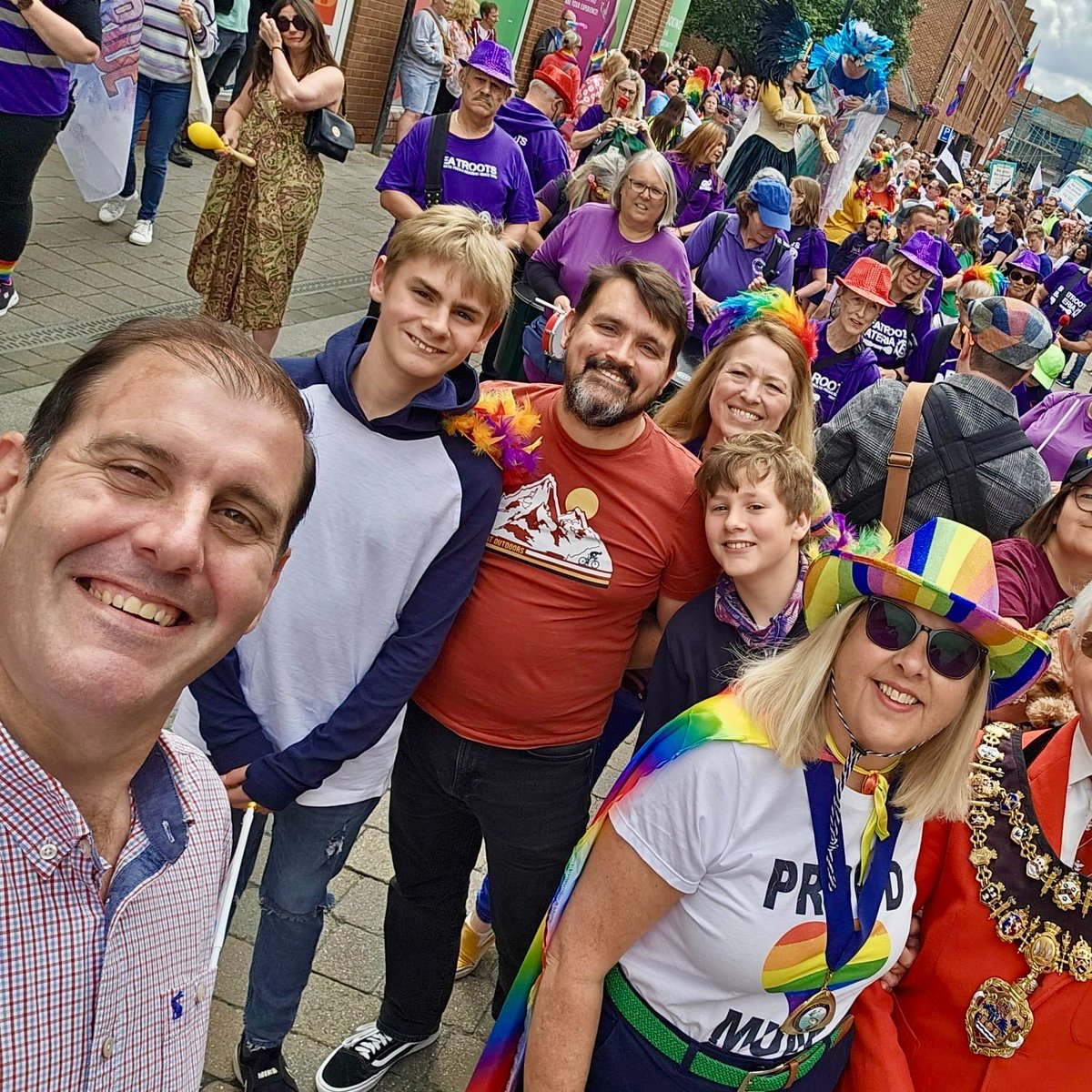 LeeRJdillon's tweet photo. 🏳️‍🌈 Honoured to join the third @NewburyPride march today! A wonderful atmosphere filled with inclusivity and support from amazing charities and local businesses. Let's keep celebrating our vibrant community! #NewburyPride #Pride2024 #LeeDillonMP https://t.co/iXSnbXwVkq