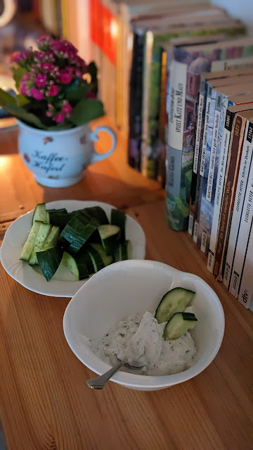 LizCollet's tweet photo. Schnabuliererei zum regnerischen Musik- und Krimiabend
#Candlelight #ConcertAndCrimeTime #CrimeTimeAtPrimeTime #ConcertAndCrimeClassics https://t.co/KP8DNefjuL