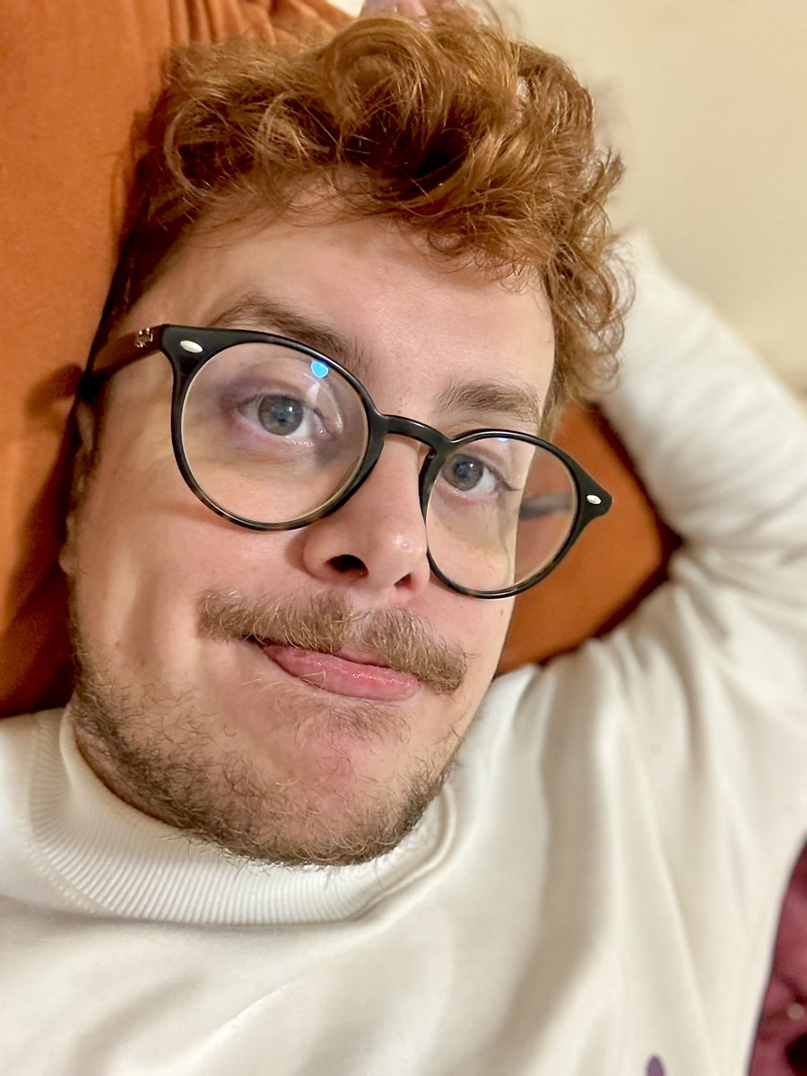 tchellx's tweet image. the drag// the face