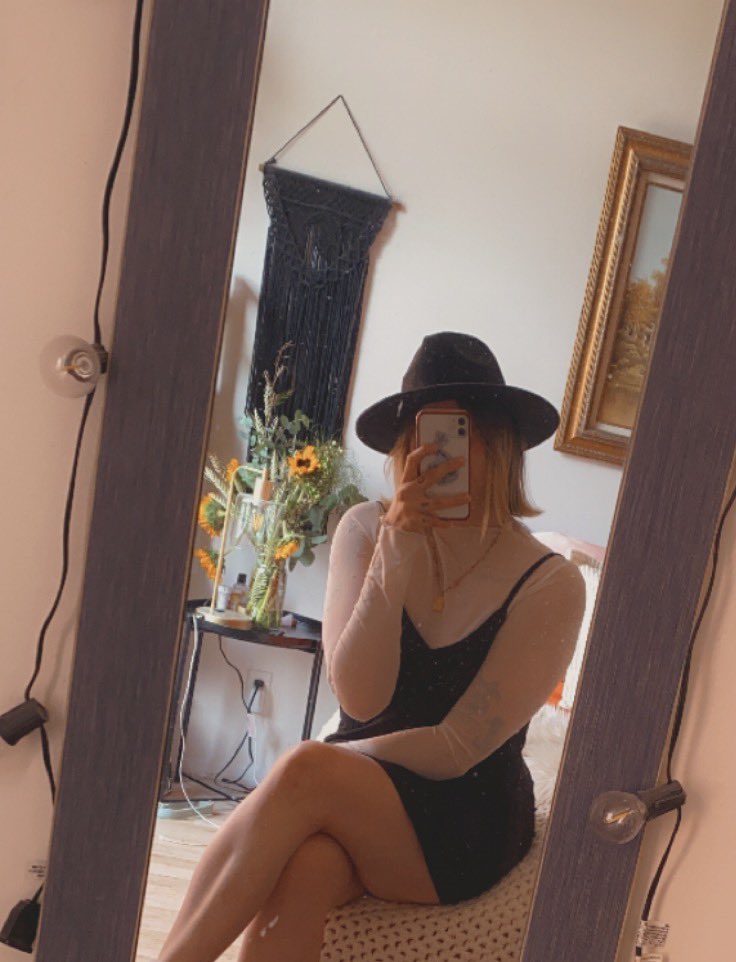 FernDawnn's tweet photo. It is just Goth Girl Summer 🖤🦇 https://t.co/SNVksD6vfX