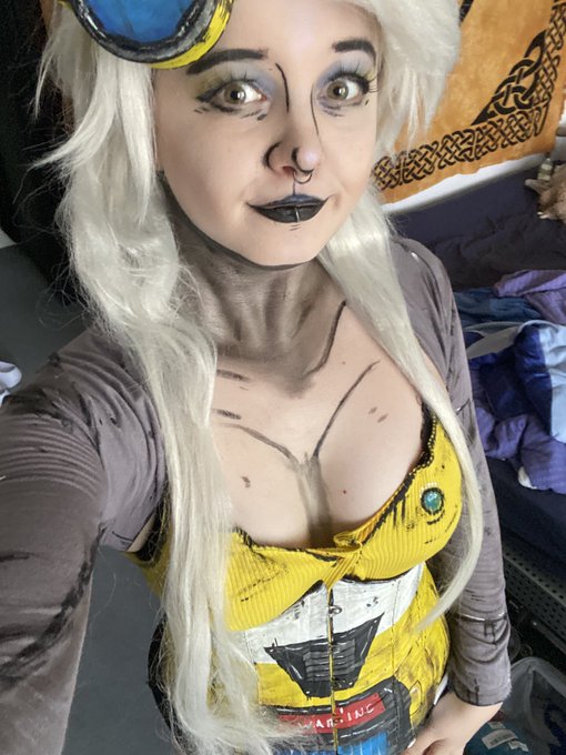 heute war ich als claptrap aufm cosday morgen als joost klein mikuu wupwup https://t.co/W7S1PlsiW9<a href="/tag/cooking"class="tags"><span>#cooking</span></a>