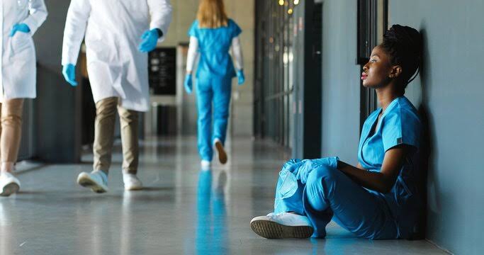 Oyinkansolamipe's tweet photo. NMCN should obey the House of Rep urge; status quo

*No letter of good standing

*No two years post qualification requirements.

*We must be verified within two weeks

Nigerians your Nurses are not smiling.
#NMCNOpenVerificationPortalNow
@ruffydfire @DavidHundeyin @AdeolaFayehun https://t.co/GQFEHbnwa9