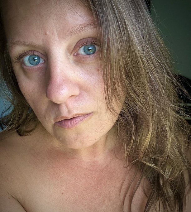 I think I&rsquo;d look prettier with something in my mouth&hellip;can you help a girl out? 🫦 #onlyfanscreator #followmeononlyfans<a href="/tag/milf"class="tags"><span>#milf</span></a><a href="/tag/hotwife"class="tags"><span>#hotwife</span></a><a href="/tag/onlyfans"class="tags"><span>#onlyfans</span></a><a href="/tag/onlyfanscreator"class="tags"><span>#onlyfanscreator</span></a><a href="/tag/followmeononlyfans"class="tags"><span>#followmeononlyfans</span></a>