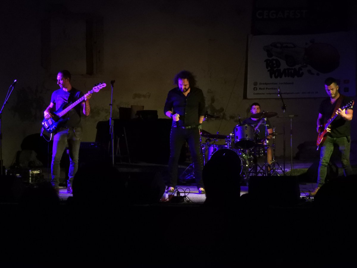 cegafest's tweet photo. 🔴🔴Gracias a toda la gente que habéis apoyado este año el festival acudiendo a los conciertos de ayer. Y por supuesto a los grupos: @remescaseros , @delameseta , Red Pontiac y Doble Check. Os dejamos algunas fotos‼📷🎤🎸💧 https://t.co/LqrgBKYMmz