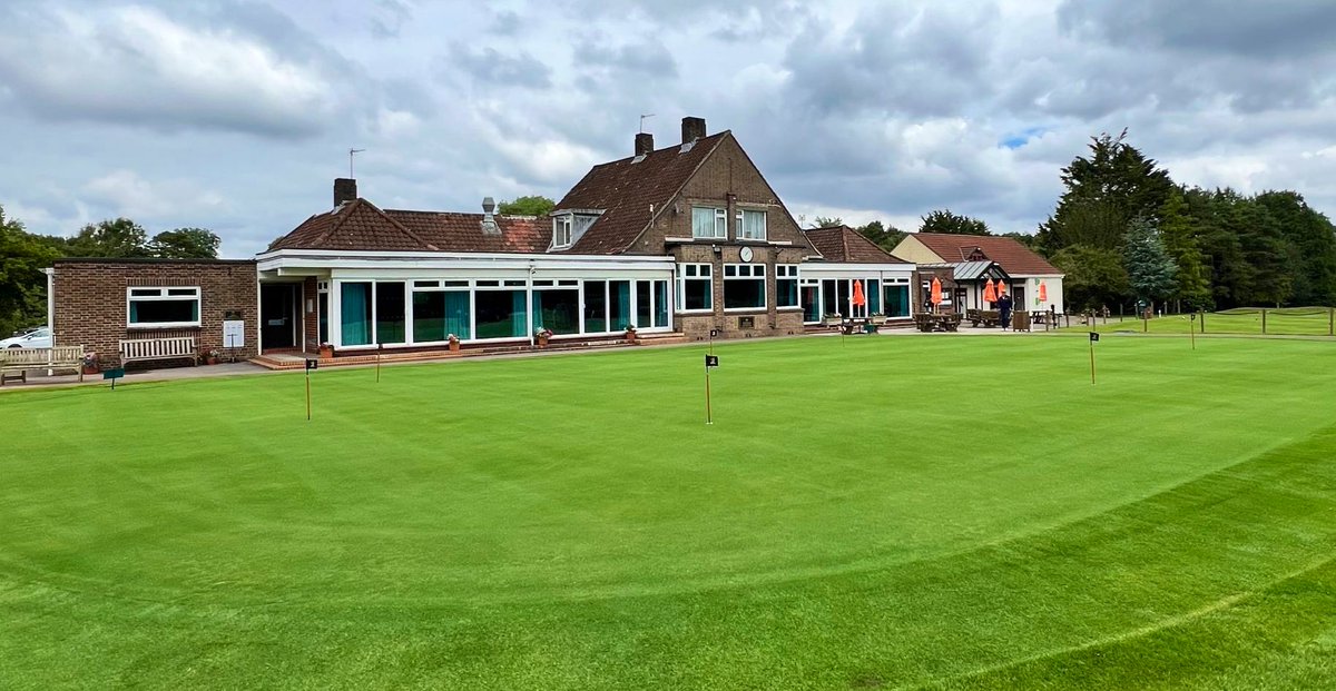 Started late October. Full in-house to USGA spec. Seeded 13th December. Fantastic job from the team in one of the wettest winters on record.

The putting green is OPEN 😍