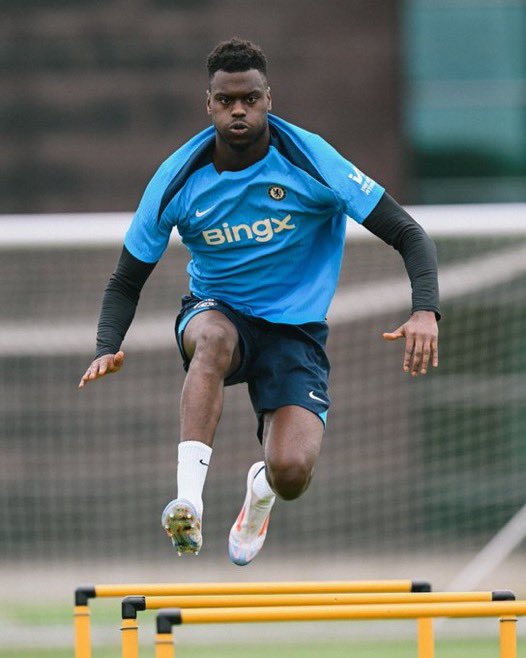 B_HorizonHQ's tweet image. Caption this: When the coach says ‘one more lap’ 😂 #TrainingGrind #BlueIsTheColour