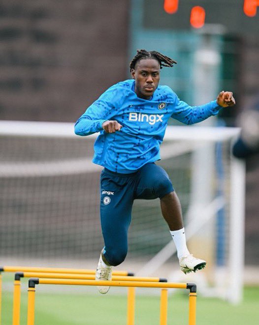 B_HorizonHQ's tweet image. Caption this: When the coach says ‘one more lap’ 😂 #TrainingGrind #BlueIsTheColour