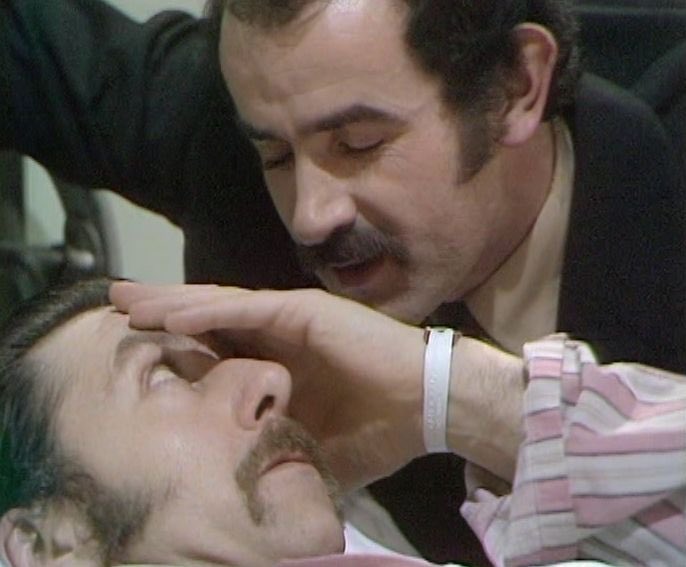 SaveRedlandLibr's tweet photo. 7pm TODAY on @TalkingPicsTV
From 1976, s22 Ep 2 of #Police #Drama📺 #DixonOfDockGreen “The Job” directed by #JoeWaters & written by #DerekIngrey
🌟#JackWarner #NicholasDonnelly #StephenMarsh #BenHoward #RichardHeffer #StephenGreif #GeorgeInnes #GlynisBrooks #AndrewTourell https://t.co/mjywW41io9