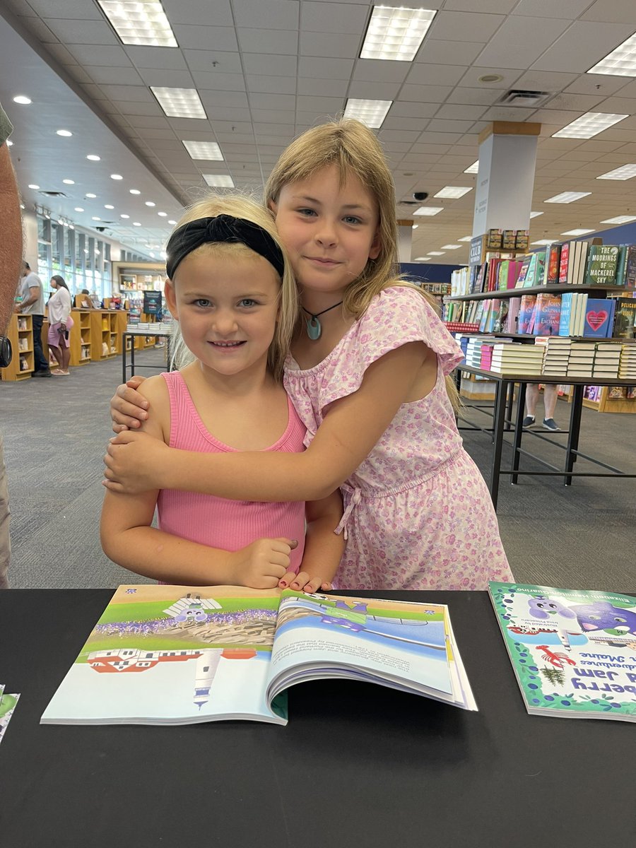 Hello #Maine! I had such a great time meeting you all today at Books-A-Million in South Portland! Thank you!

#BlueberryandJam #mainebooks <a href="/booksamillion/">Books-A-Million</a>