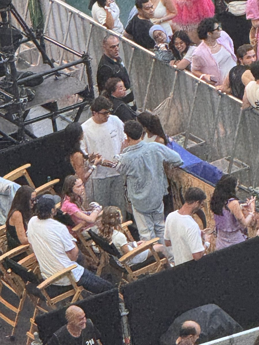 leclercsletters's tweet photo. CHARLES, PIERRE, ALEXANDRA AND KIKA AT THE ERAS TOUR 😭😭 WTF

📷: @ro8ger https://t.co/Mb38jqgLjf