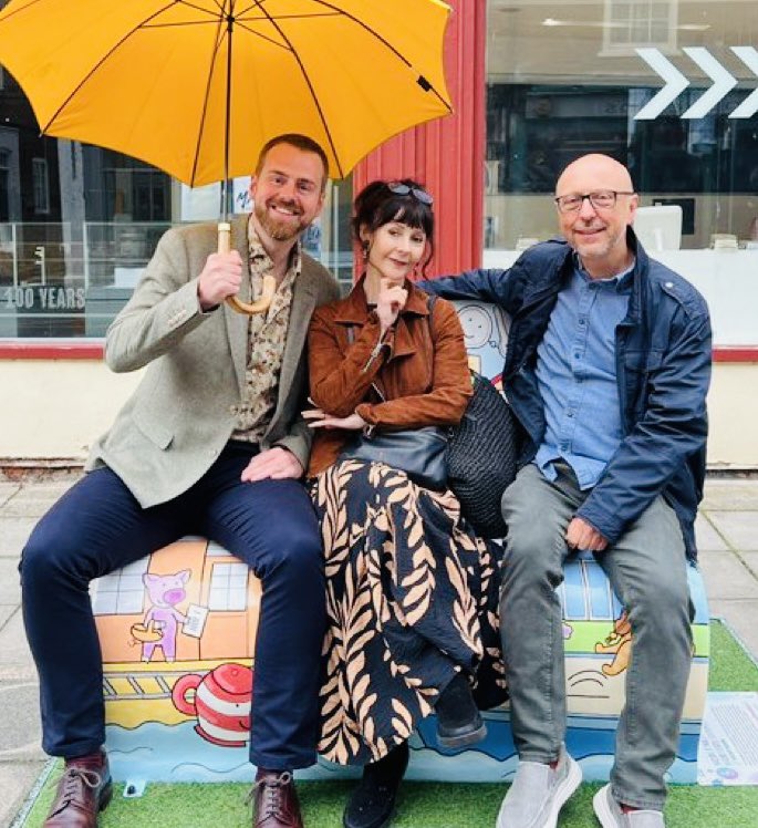 Essie Fox Author tweet media