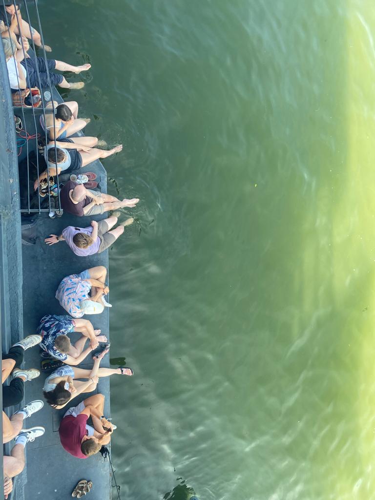 Summer moments on Bristol Harbour 🍺

Join us for a pint and a leg dangle.