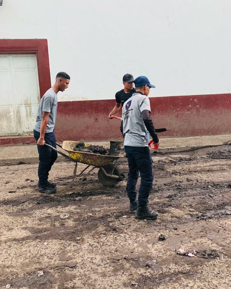 ¡Trabajando juntos por la recuperación de Cumanacoa!

#PoesiaEnMovimiento