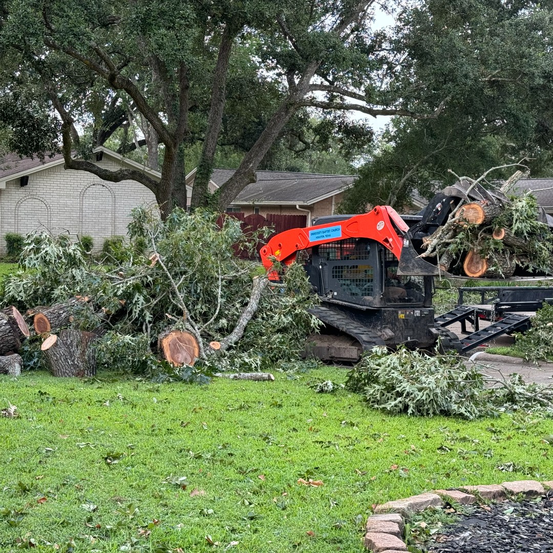 ubchouston's tweet photo. A special thanks to all of the volunteers working to help our community!
#ubchouston
#BerylRecovery https://t.co/qVaWX0F9cM