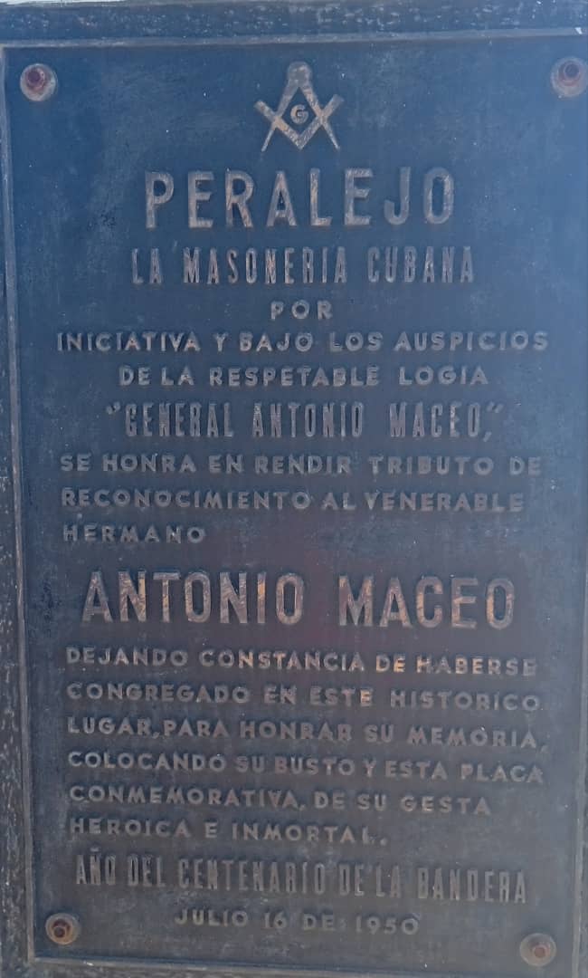 BayamoL76333's tweet photo. Desde #Bayamo rendimos tributo ante el Monumento Nacional Batalla de Peralejo en su aniversario 129 con el acto de graduación de los estudiantes de la Escuela Taller Walter Betancourt Fernández de la Oficina del Historiador de esta ciudad.
#CubaEnModoVictoria https://t.co/OOekX7bvWM