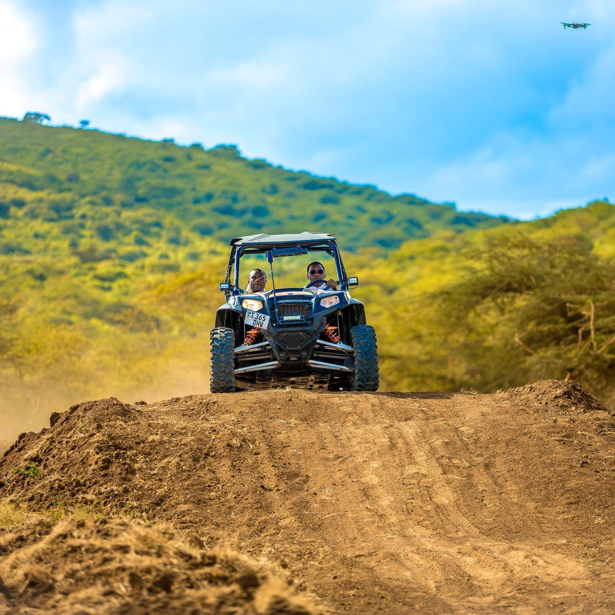 nino_updates's tweet photo. Wakikagua njia za mashindano ya mbio za pikipiki za Samia Motorcross yanayotarajiwa kufanyika kesho Julai 14, 2024 katika Viwanja vya Lakilaki - Kisongo jijini Arusha.

Powered by @oghurtmilk2023🥛
#nino_updates #ulimwengu#kiganjani#Mwako🌍 https://t.co/Q3DcLoKlOm