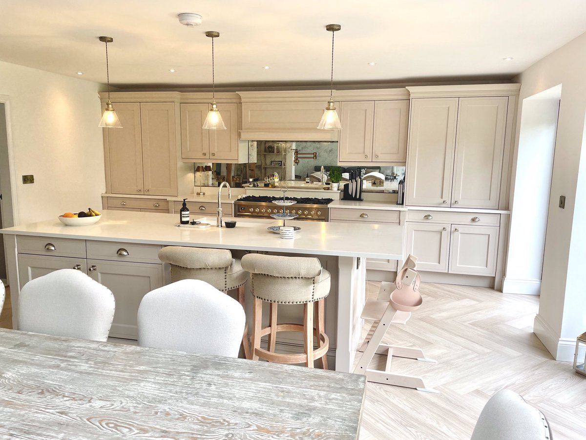 MilfordKitchens's tweet photo. Loving our latest renovation.   Designed, crafted installed by Milford Kitchens of Staffordshire https://t.co/MYv8Qdd6WV