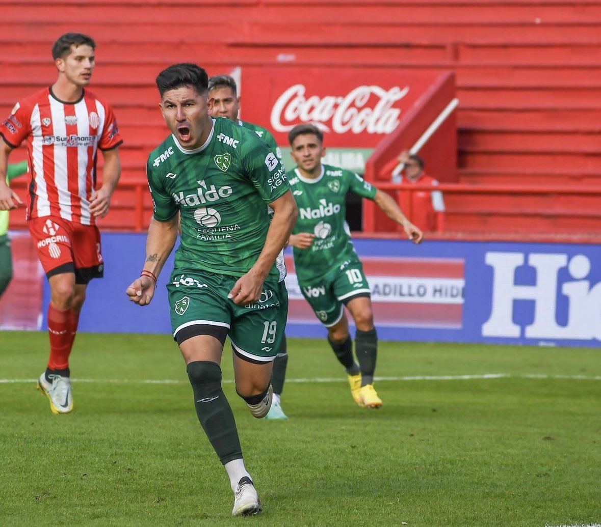 🚨Agustín Fontana, ex delantero de River, rescindió contrato con Sarmiento de Junín y es agente libre.
*️⃣El futbolista tiene algunos sondeos de argentina y el exterior y se encuentra a la espera de definir su futuro.