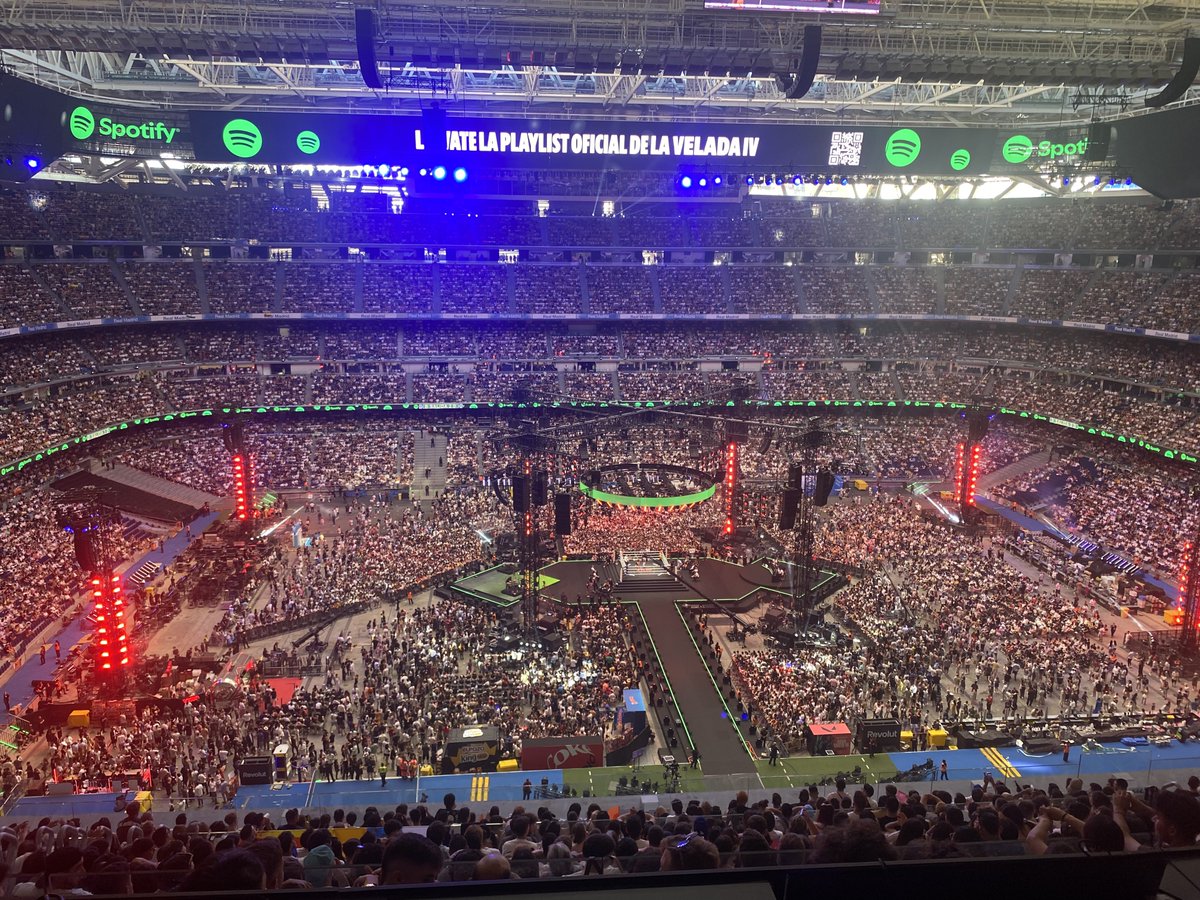 Cumpliendo sueños. A luchar por estar en esta tribuna de prensa en la final del Mundial de 2030