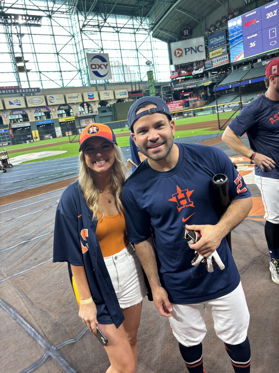 ThatAstrosGirl tweet media