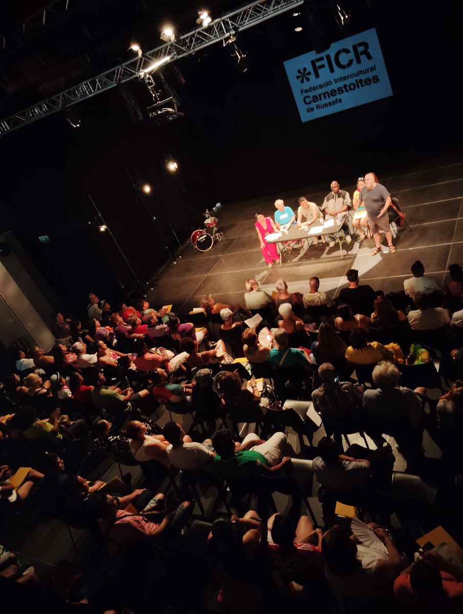 Muchas Gracias a las 70 organizaciones por participar en la Asamblea de la Federación Intercultural del Carnaval de Russafa, preparamos 2025!!!🙋🏻‍♀️❤️🌼💜🎭<a href="/PxRussafa/">Plataforma Per Russafa</a> <a href="/platavol2/">Tierradenadie</a> <a href="/SaludableVlc/">VLCSaludable</a> <a href="/AmnistiaVLC/">Amnistía València</a>