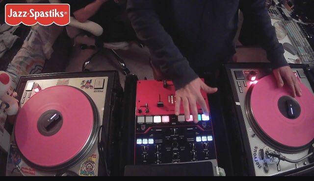 We are live! Playing underground and classic hip hop. Come and join the party! Twitch.tv/jazzspastiks