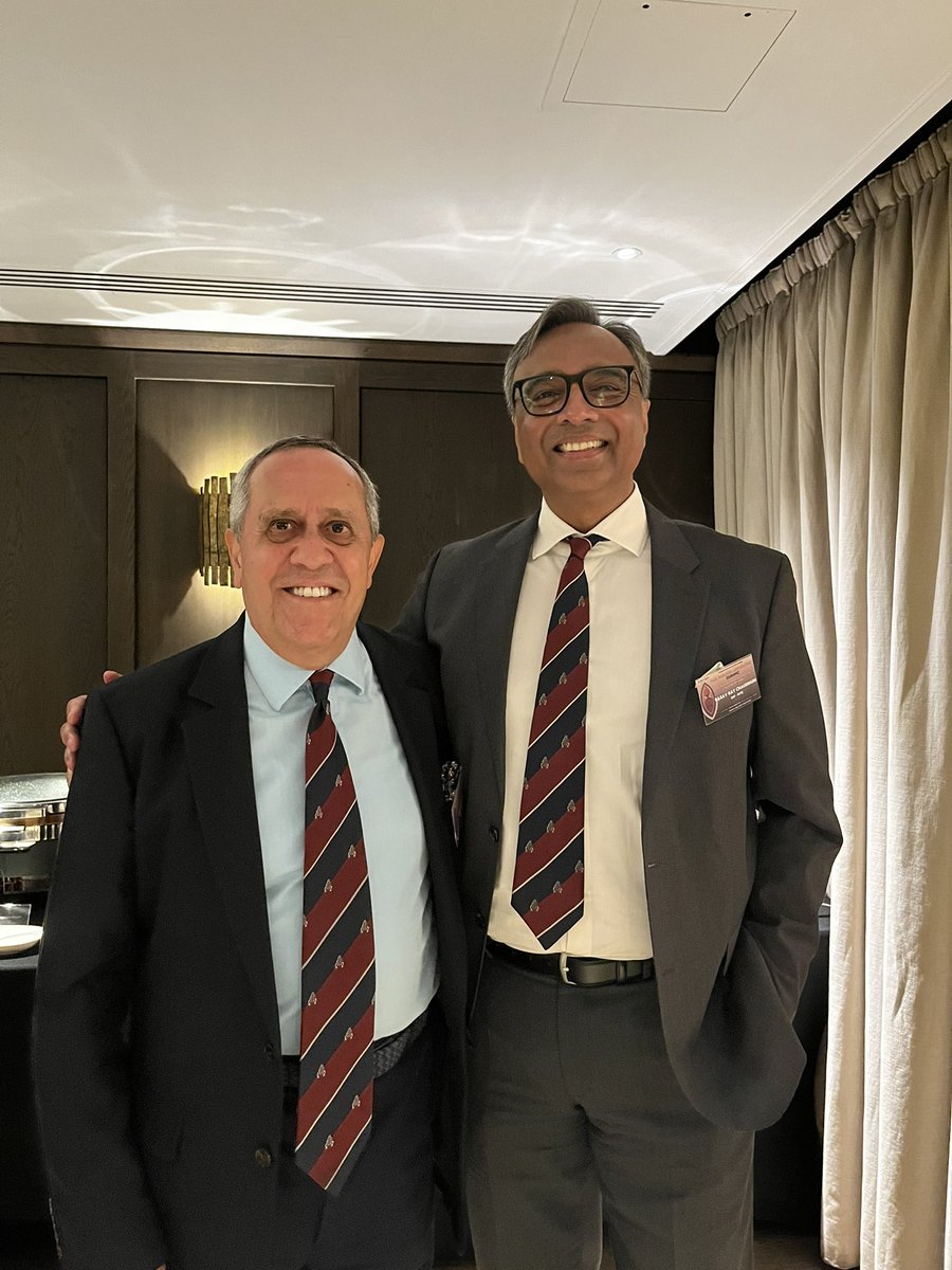 Beeraycee's tweet photo. A pleasure, as always, to catch up with my fellow alumni of @Sps_darj at the annual OPA(Europe) reunion. An honour to be inducted into the @oldpaulites Committee. Moniti Meliora Sequamur! https://t.co/IF2tYZls5I
