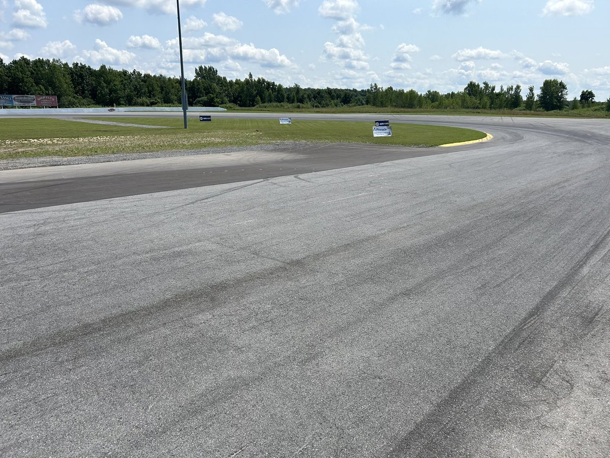 FastTrack550's tweet photo. Hello from the beautiful @EvansRaceway near Watertown, NY. Getting ready to call the Summer Sizzler 80 for the @RoCModSeries on @RacingAmerica. #whereeverylapcounts #RoCkinSummerTour2024 https://t.co/5UvozuzMnU
