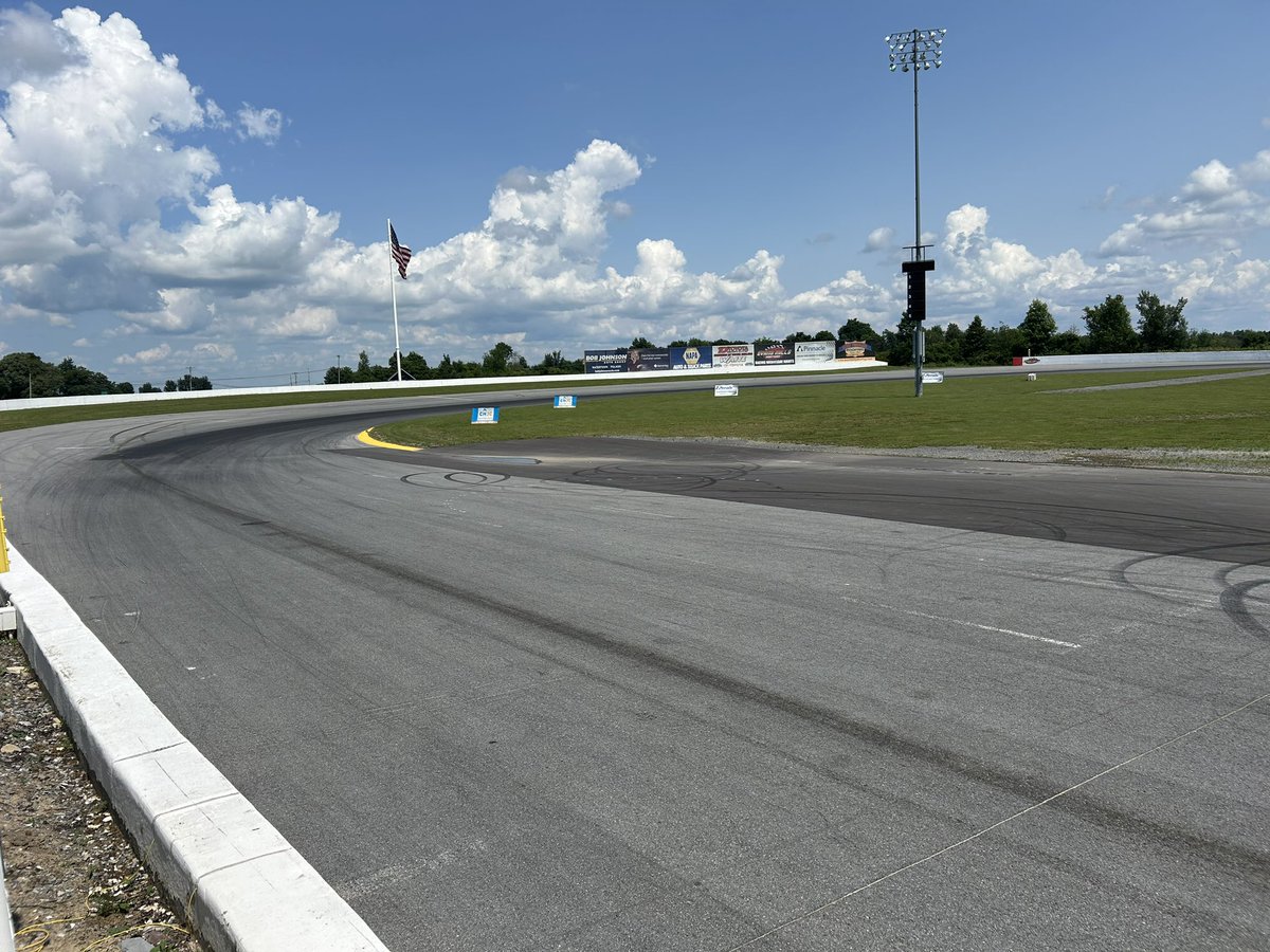 FastTrack550's tweet photo. Hello from the beautiful @EvansRaceway near Watertown, NY. Getting ready to call the Summer Sizzler 80 for the @RoCModSeries on @RacingAmerica. #whereeverylapcounts #RoCkinSummerTour2024 https://t.co/5UvozuzMnU
