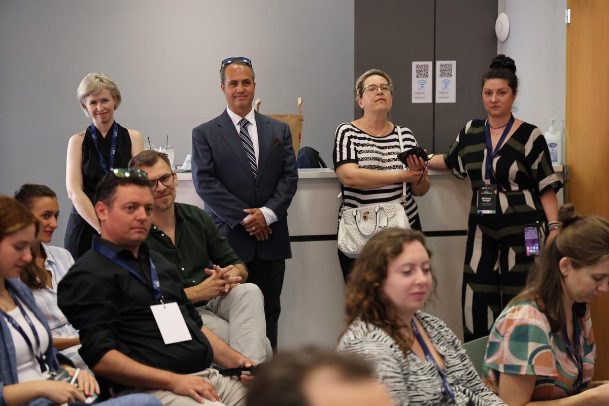 GVenhari's tweet photo. Digital Communication Network Global ,World Learning and State Department. Participant at the "Elections Free of Disinformation" ideathon. This event aims to pioneer innovative strategies to combat disinformation in future elections. https://t.co/BQTC8MDWH7