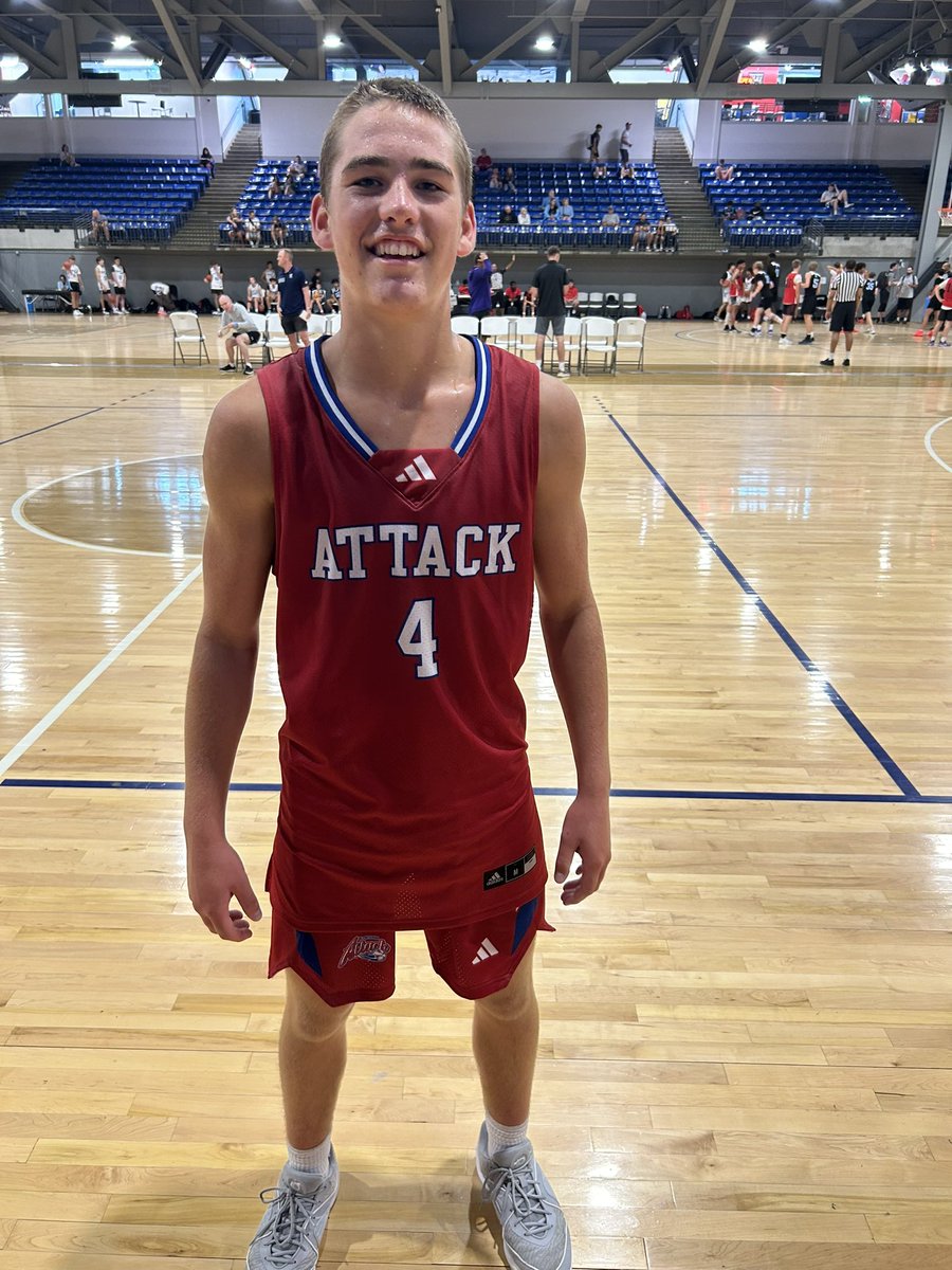 𝐓𝐨𝐩 𝐏𝐞𝐫𝐟𝐨𝐫𝐦𝐞𝐫𝐬 𝐇𝐚𝐫𝐝𝐰𝐨𝐨𝐝 𝐂𝐥𝐚𝐬𝐬𝐢𝐜 𝟏- 𝐃𝐚𝐲 𝟐

‘24 Zahj Collins 
Kingdom Hoops
17 Points 

‘25 Brody Ingold 
All Missouri Attack
19 Points