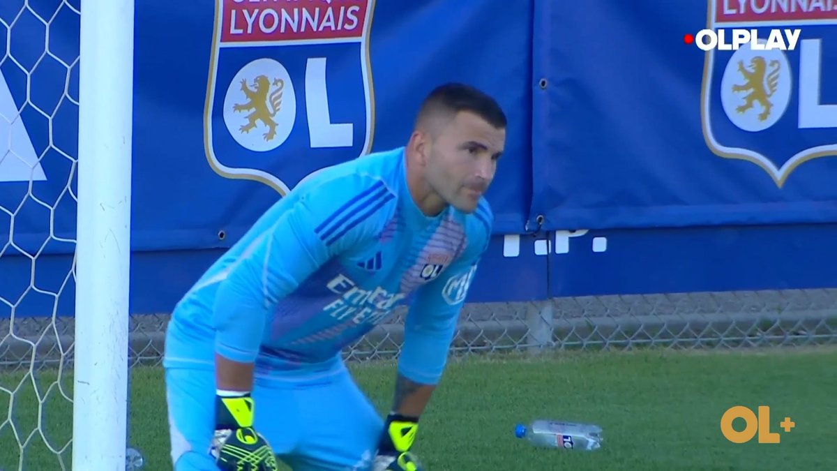 OL__Plus's tweet photo. #OL 4-0 #CDFC
Lopes a remplacé Perri à la 45ᵉ, les deux gardiens ont un temps de jeu équivalent (et en une fois, contrairement aux autres)
(60ᵉ mn)
#OLCDFC https://t.co/xU2G6visSX