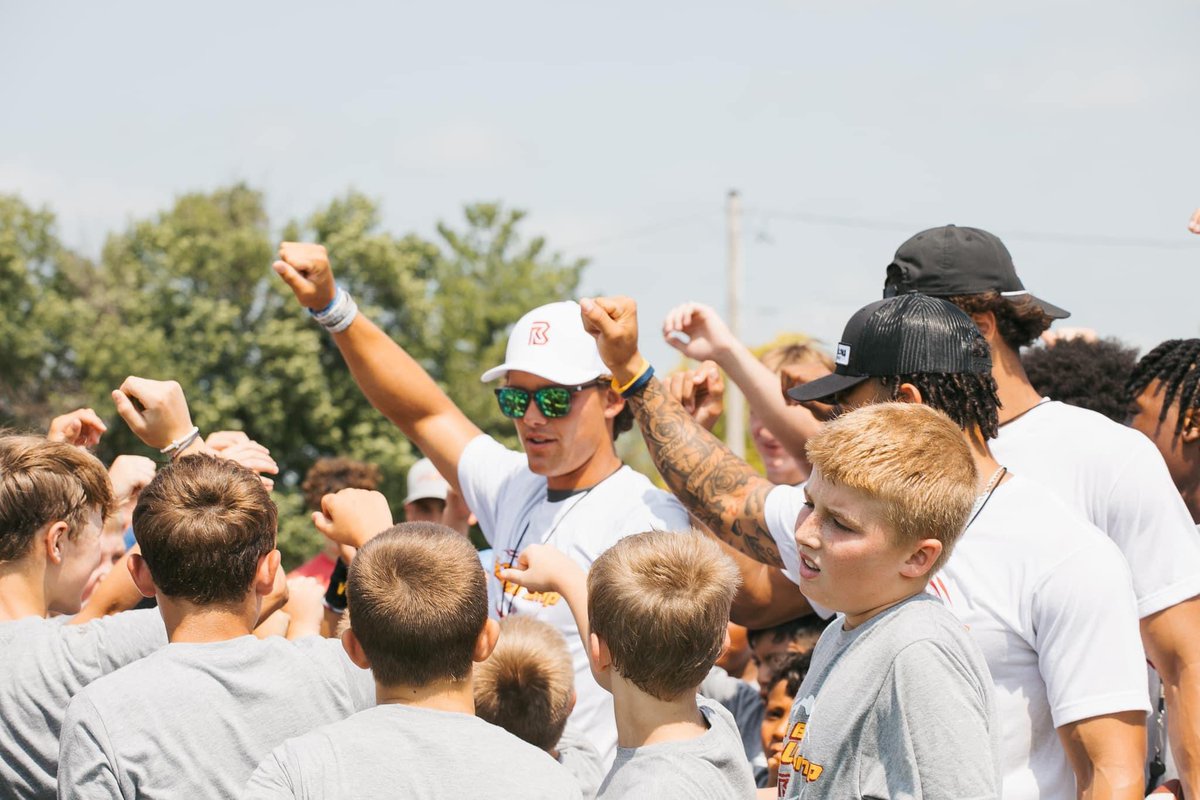 ChrisMWilliams's tweet photo. Iowa State QB Rocco Becht donated $7,500 of his NiL money to Perry Youth Football today. More money will be trickling in from donations to the camp as well. 📸 @JacquelineCord https://t.co/xODDDyfNEV