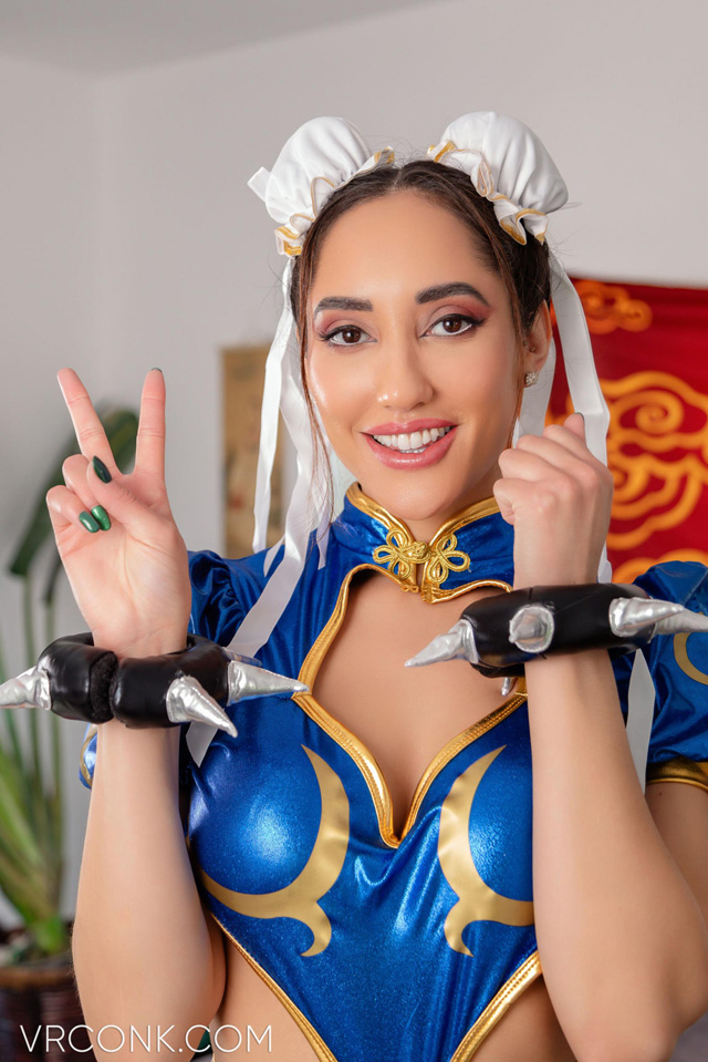CosplayVixenz's tweet photo. #ChunLiCosplayWeek Day 6: 
Model: @RealChloeAmour
Even Adult Stars love Chun-Li!

#ChunLi #StreetFighter 
#ChloeAmour #TexasGirls
#MarvelVSCapcom #Latina
#ChunLiCosplay #TexasNative https://t.co/UKyxKfBKUV
