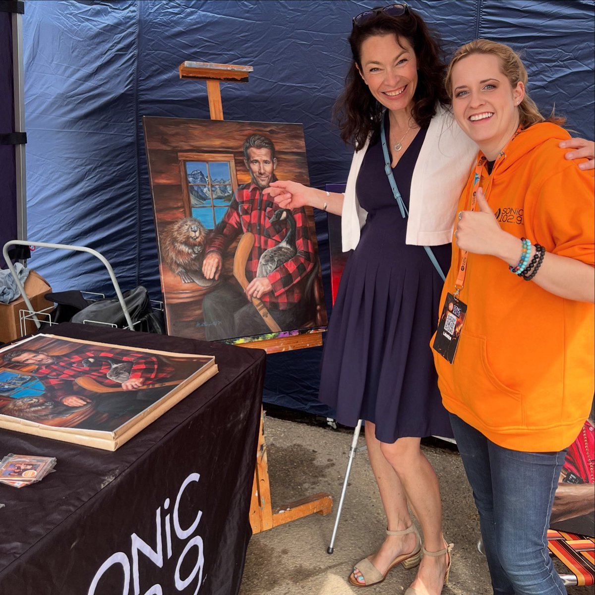 It’s official! I found the most Canadian artwork ever!

And the best part is all proceeds go to support the <a href="/EdmontonHumane/">Edmonton Humane Society</a>. Just one of the incredible finds at #whyteaveartwalk.

#ryanreynolds #canadiangoose #beavers