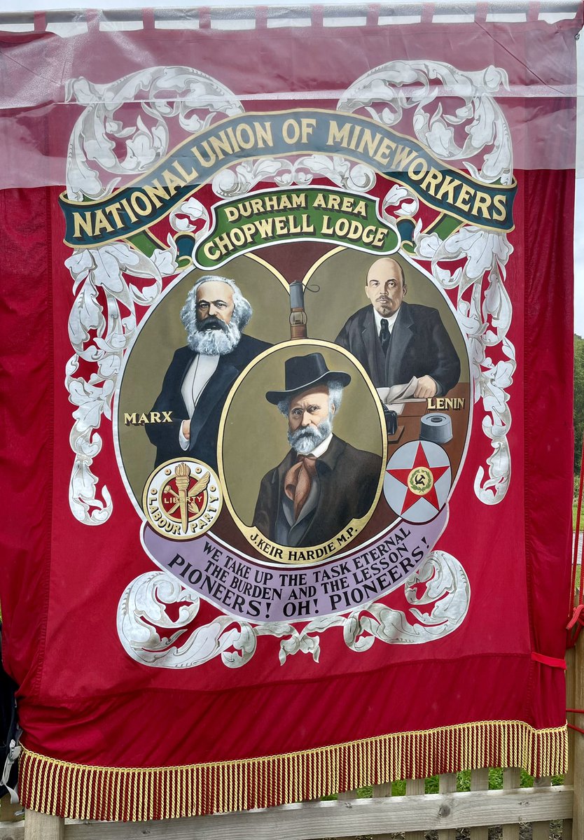 RFMacDonald's tweet image. After what seems like years of sunny, warm weather for #DurhamMinersGala #TheBigMeeting, today was miserably wet! A big hand to all the bands, banner carriers, organisers &amp;amp; speakers!
☔️✊🏽👏🏽👏🏽👏🏽
#TheFutureWeBuild