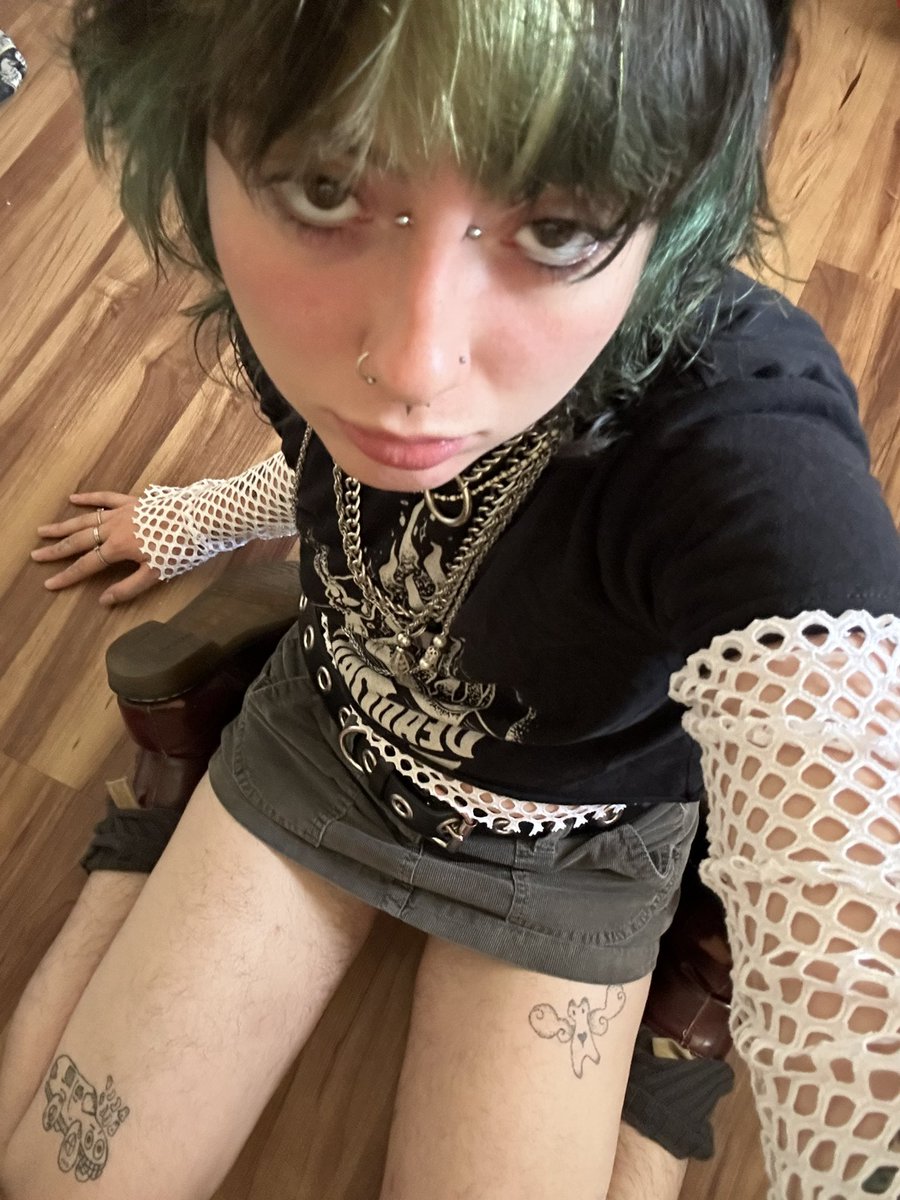 l33crys's tweet photo. Guys in miniskirts >>>> https://t.co/HTEnZU0cM5